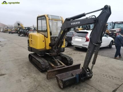 Volvo EC30
